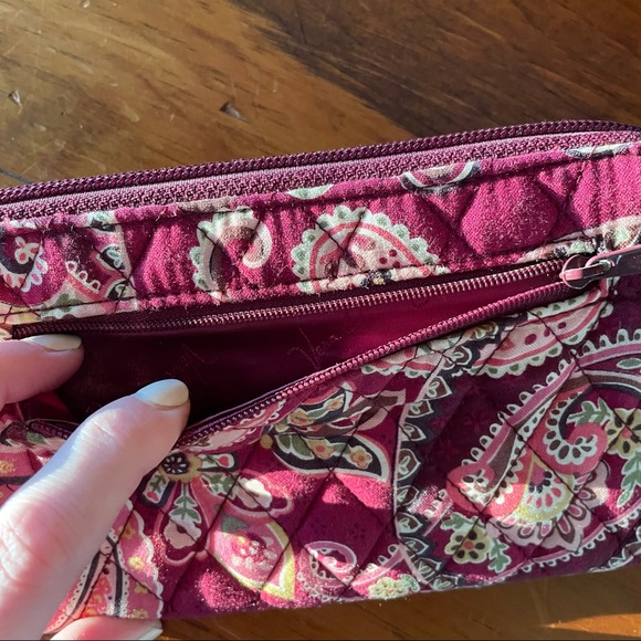 Vera Bradley Deep Raspberry Paisley Travel Wallet Wristlet - Picture 5 of 8
